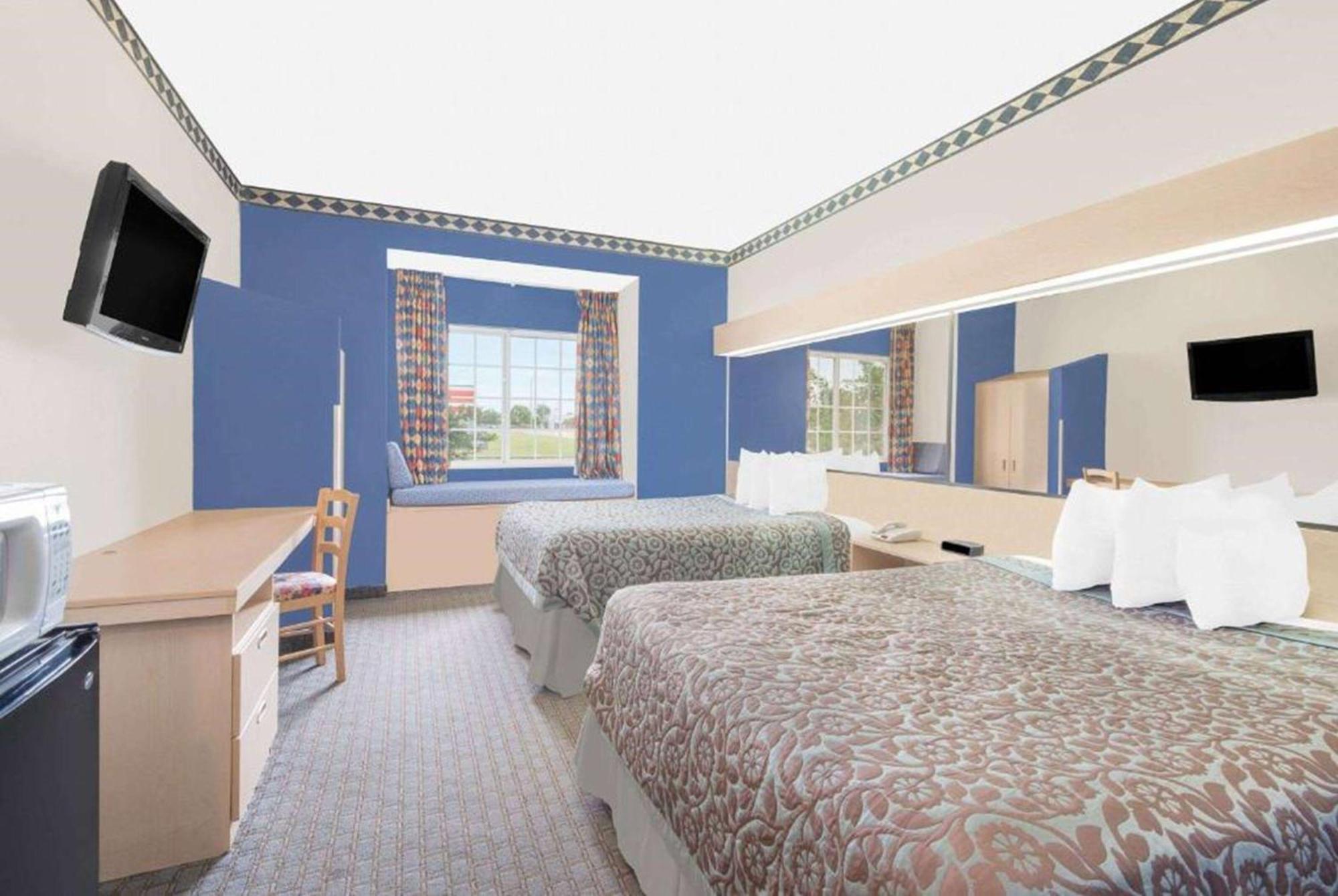 Days Inn & Suites By Wyndham Hutchinson Exterior foto
